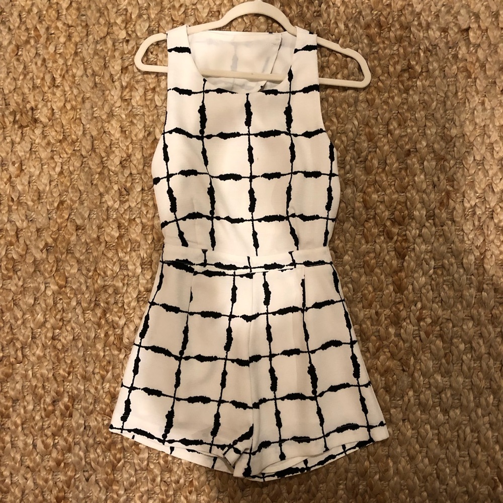Cute black and white romper!